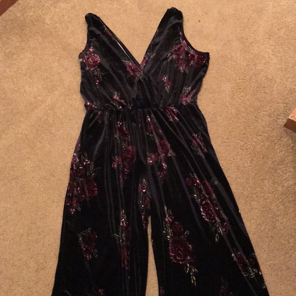 Xhiliration velvet cropped wide leg romper XL